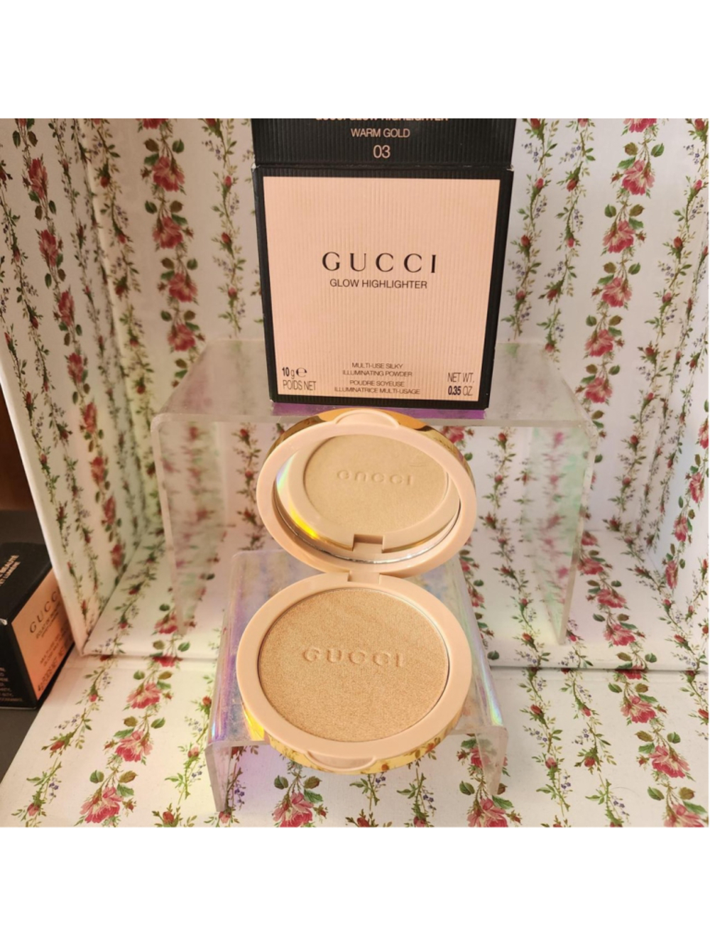 Gucci Glow Highlighter Warm Gold 03
#glow #highlighter - Picture 3 of 4